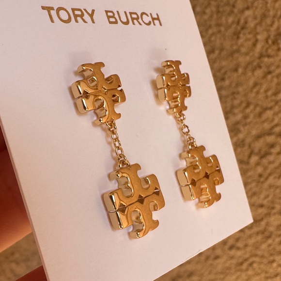 Black Friday Sale! Tory Burch Kira Linear Double Logo Drop Earrings - Picture 3 of 5